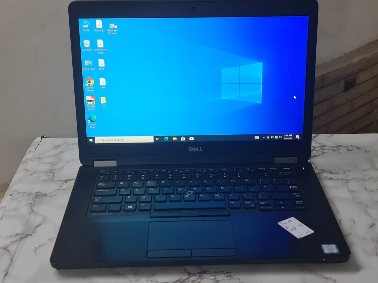 DELL E5470 الجيل السادس وصل مع اقوي لابتوب من شركة ديل بأسرع هارد اس اس دي 256 m2 مع رام 8 جيجا ddr4