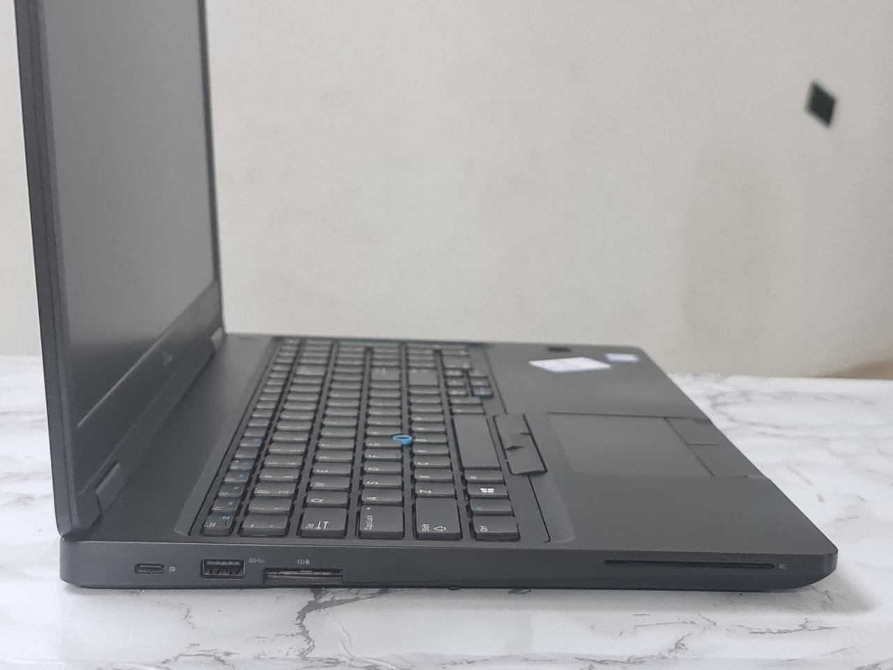 Dell Latitude E5590 Corei7 – 8650U – 8G Ram – 256G SSD – screen 15.6