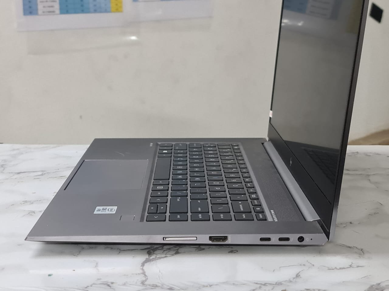 HP ZBook Studio G7 Core i7 10850H – Ram 32 – SSD 512 – Nvidia Quadro t1000 4g ddr4