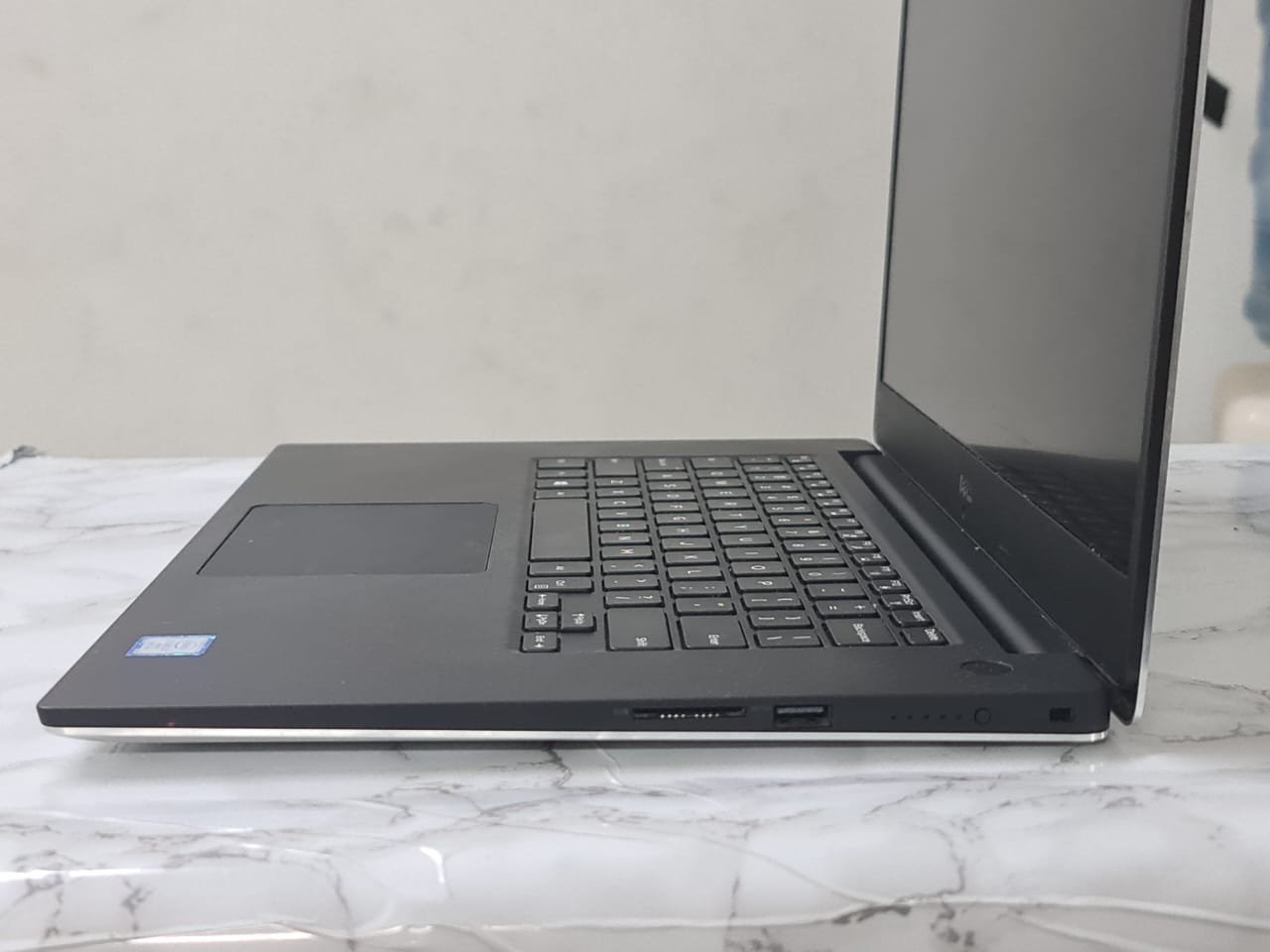 Dell Precision 5530 CORE I7 8850H منتهي القوة مع منتهي الرقة (انطلق الي الجيل الثامن)
