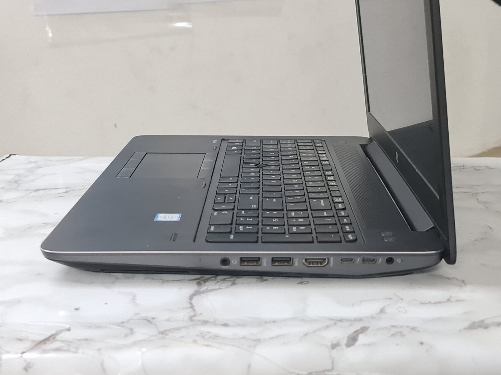 HP ZBOOK 15 G3 i7 6th 6700HQ VGA 4GB NVIDIA / 16 /256