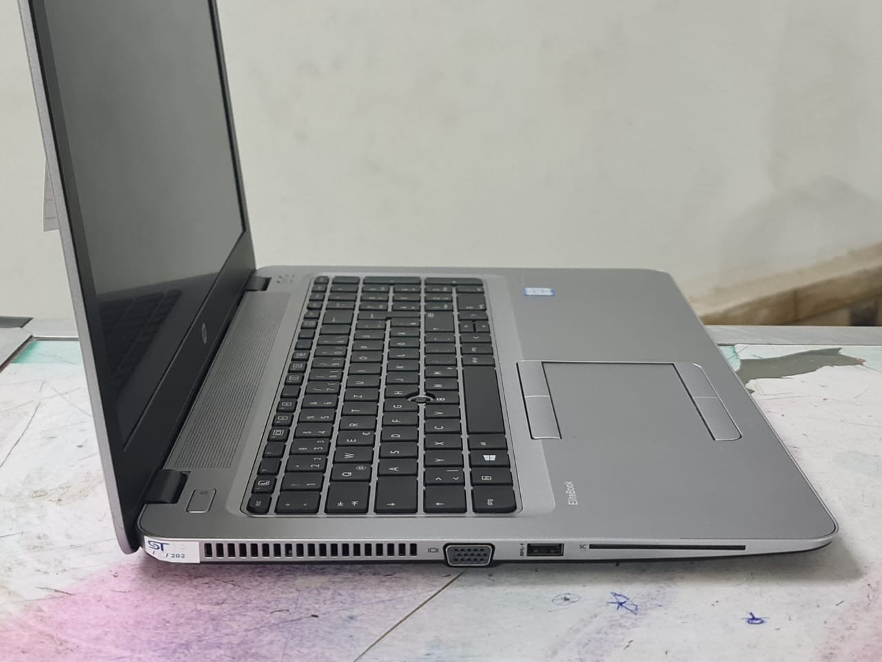جيل سادس HP ELITEBOOK 850 G3 بحالة الزيرو وبشاشة 15.6 (هارد 128 + هارد 500 جيجا) رام 8 جيجا DDR4 - 14